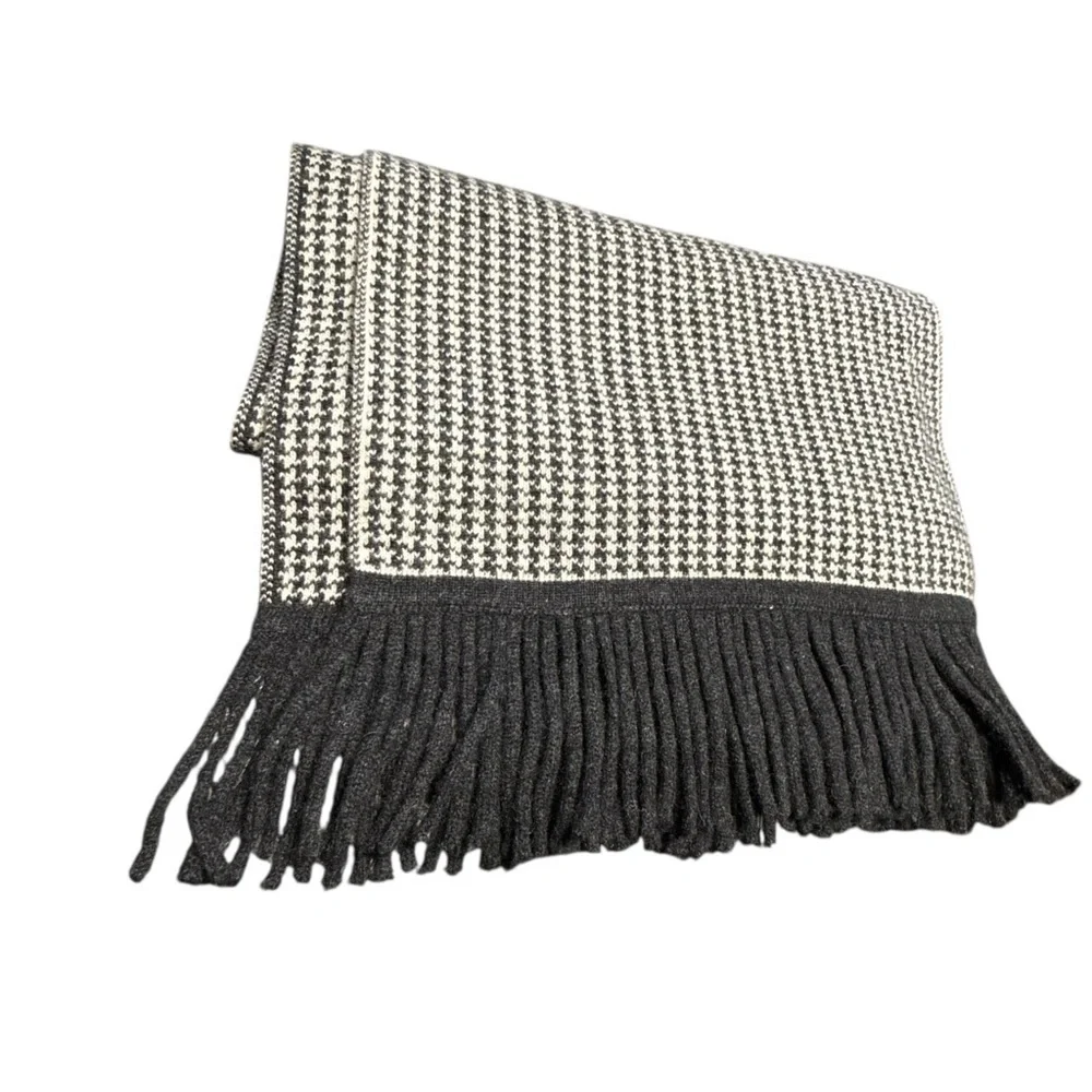 100% Cashmere excellent black